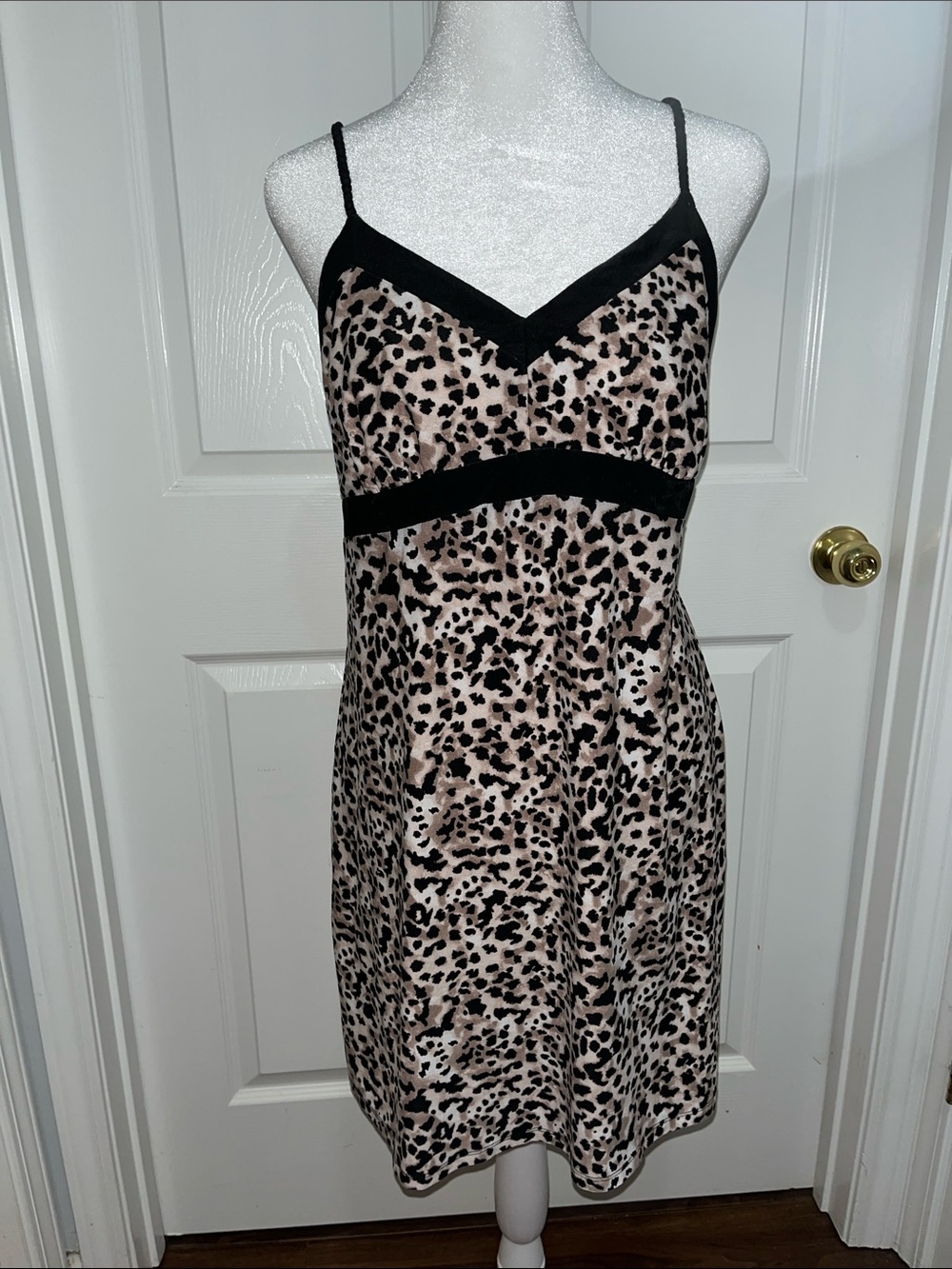 Gilligan & O'Malley Beige and Black Leopard-Print Chemise